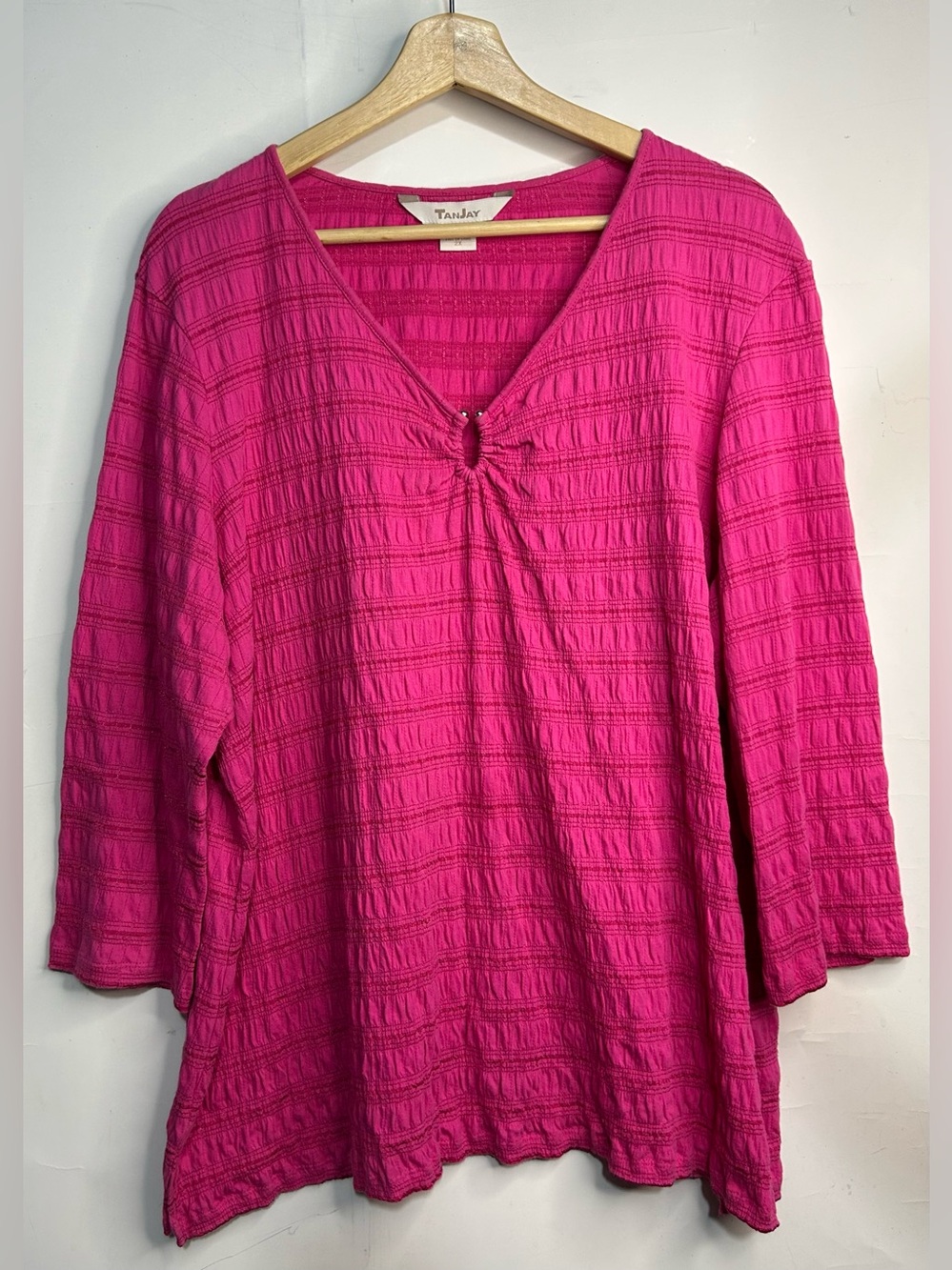 5‎ for $25🔥Tan Jay Hot Pink Textured V-Neck Blouse 2X